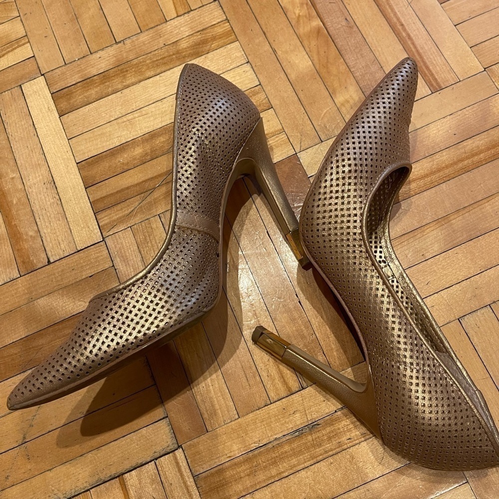 Guess golden shoes​​​​​​​​​​​​​​ - Picture 4 of 10